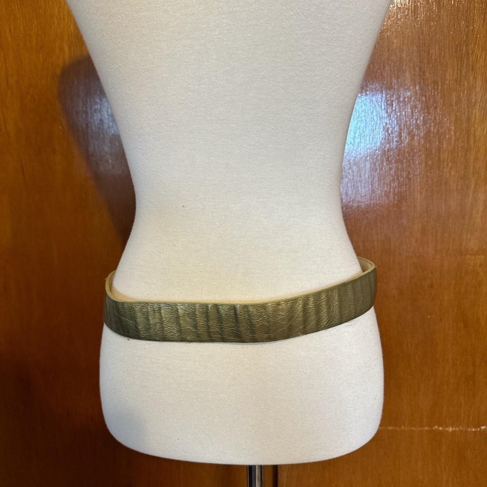 Vintage Gold Belt with Jeweled Buckle - Picture 4 of 5